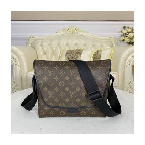 louis vuitton magnetic messenger bag|louis vuitton messenger bags men's.